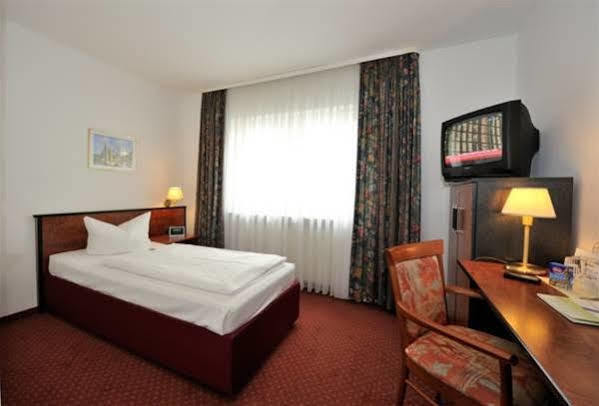 Rhein Neckar Hotel Mannheim Exterior photo